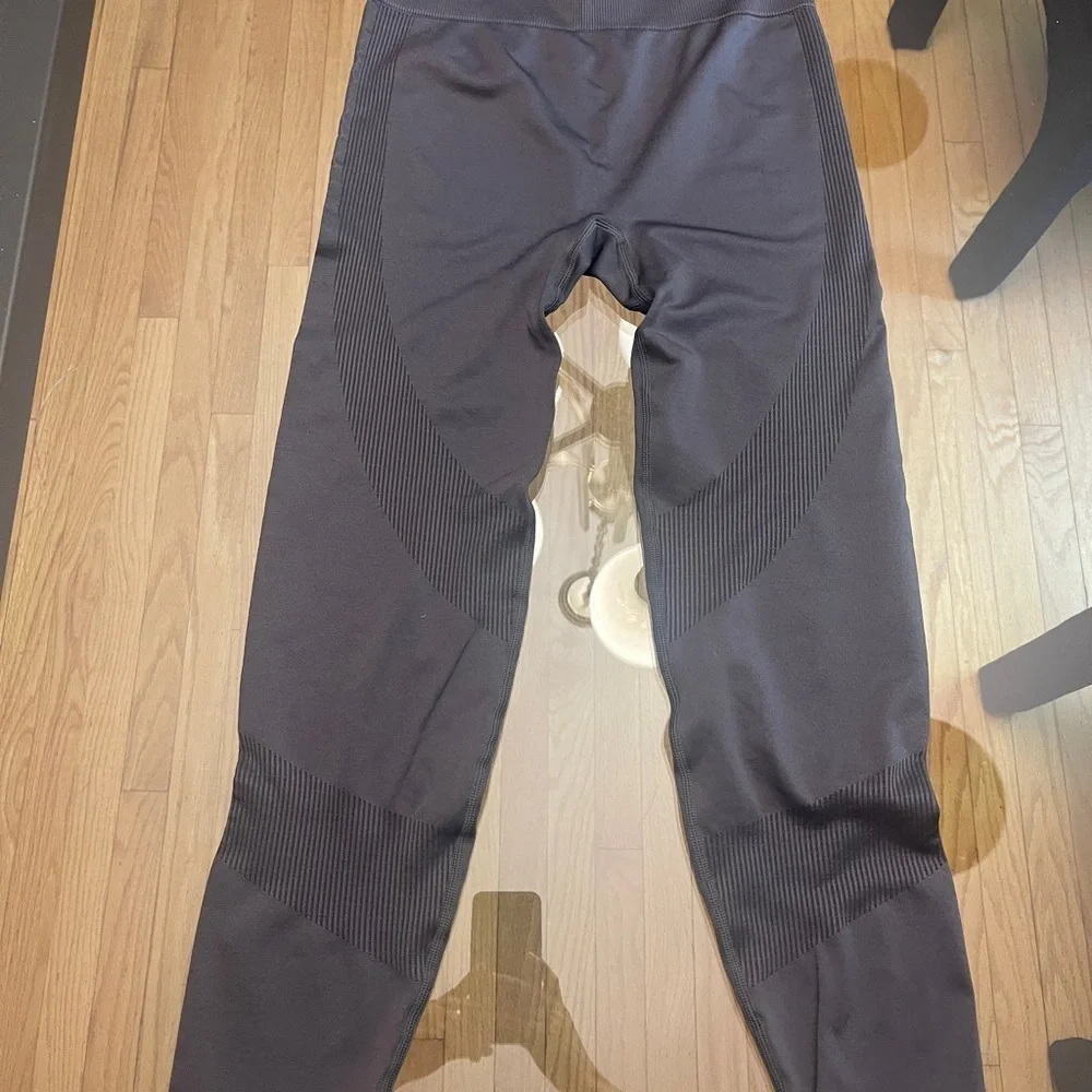 BUNDLE of Two Pink Victoria's Secret Olive and Gray Leggings Size ML